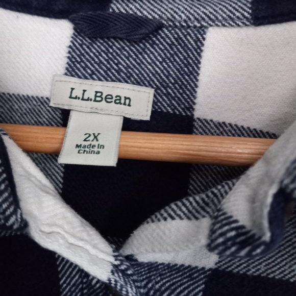 L.L. Bean - Flannel Shirt-Women's- SZ 2XL- Colour Navy/ White Plaid - Picture 3 of 6